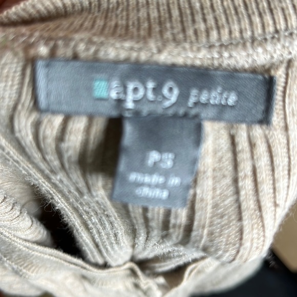 Apt. 9 Tan Button Sweater, NEW, PS - Picture 2 of 5